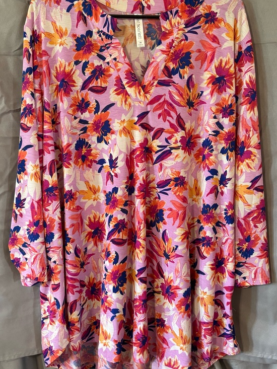 Dear Scarlett Tops - Dear Scarlett Pink Floral V-Neck Long Sleeve Tunic